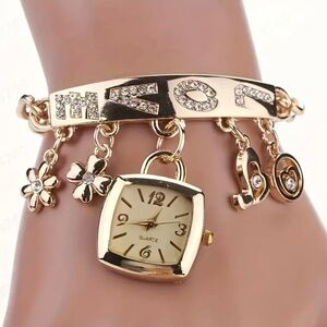 Women's Bracelet Watch LOVE Alphabet Alloy Quartz Watch